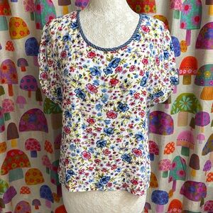 Wild Mango Floral Short Sleeve Blouse. Large